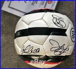 114 Signed Manchester United Football Collection includes 3 x Footballs