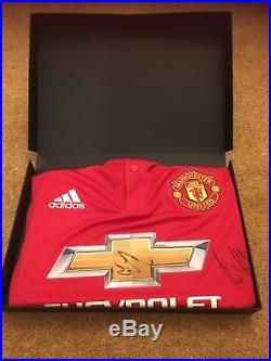 2018/19 Full Team Signed Manchester United Shirt