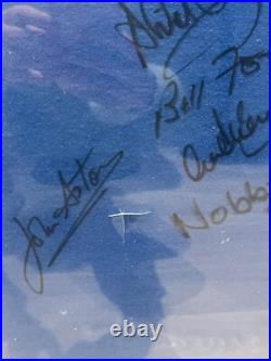 BLACK FRIDAY- Manchester United 1968 European Cup Winning Squad Signed T-Shirt