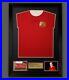 Bobby_Charlton_Hand_Signed_Manchester_United_Football_Shirt_In_A_Frame_01_uh