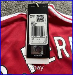 Bruno Fernandes #8 Hand Signed Manchester United Football Shirt with Photo Proof