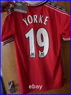 Dwight Yorke HAND SIGNED Manchester United Shirt (Proof Included) Man Utd