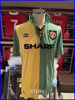 Eric Cantona signed Manchester United 1992/94 green/gold shirt