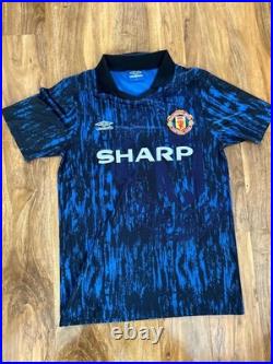 Eric Cantona signed Manchester United Away Shirt World Cup with COA included