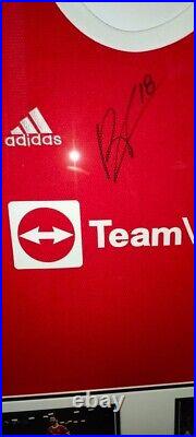 Framed Hand Signed Bruno Fernandes Manchester United Home Shirt (1)