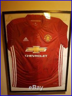 Framed signed manchester united shirt