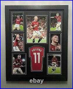 Hand signed autographed photo display by rasmus hojlund Manchester United + Coa