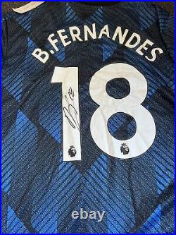 Hand signed fernandes and ronaldo signed shirts manchester united shirt Proof