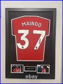 Hand signed + framed kobbie Mainoo display Manchester United + COA