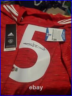 Harry Maguire Autographed Hand-Signed Manchester United Soccer Jersey BECKETT