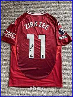 Joshua Zirkzee signed Manchester United 24 home shirt jersey photo Proof + COA Joshua Zirkzee signed Manchester United 24 home shirt jersey photo Proof + COA