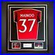 Kobbie_Mainoo_Hand_Signed_Deluxe_Framed_Manchester_United_Football_Shirt_399_01_uge