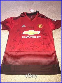 MANCHESTER UNITED 2018/19 hand signed shirt by the squad with coa