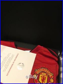 MANCHESTER UNITED Shirt SIGNED by Members of the Squad Autumn 2018- Boxed & COA
