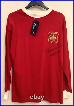 MANCHESTER UNITED TOFFS REP 1963 CUP FINAL FOOTBALL SHIRT SIGNED- LAWithCRERAND