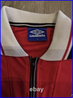 MUFC Certificate Of Authenticity, Manchester United 1998-1999 Squad Signed Shirt