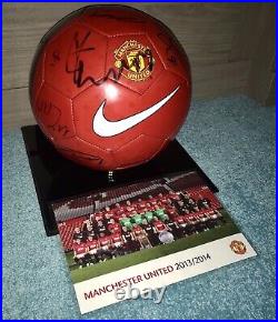 MUFC Hologram 024529 Manchester United 2013 Squad Signed Ball Inc. Rooney with COA