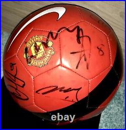 MUFC Hologram 024529 Manchester United 2013 Squad Signed Ball Inc. Rooney with COA