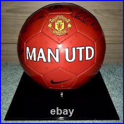 MUFC Hologram 024529 Manchester United 2013 Squad Signed Ball Inc. Rooney with COA