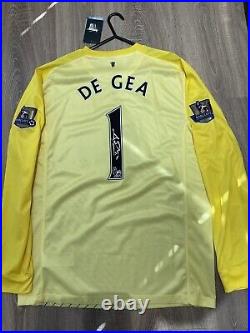 Manchester United 13/14 Goalkeeper Shirt New Adults(l) Signed By 1 De Gea