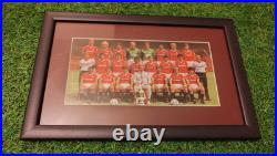 Manchester United 1983 FAC Final SIGNED 14 x 9 MOUNTED & FRAMED Stunning Piece
