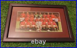 Manchester United 1983 FAC Final SIGNED 14 x 9 MOUNTED & FRAMED Stunning Piece