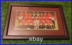 Manchester United 1983 FAC Final SIGNED 14 x 9 MOUNTED & FRAMED Stunning Piece