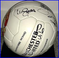 Manchester United 1999 Squad Signed Ball By 20 Inc. Beckham, Giggs, Keane etc