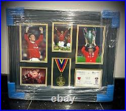 Manchester United 1999 Treble Winners Signed by Teddy Sherringham