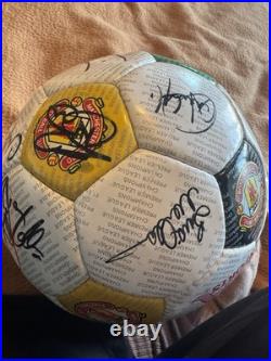 Manchester United Ball Signed By 93/94 Squad Including Giggs, Cantona and Keane Manchester United Ball Signed By 93/94 Squad Including Giggs, Cantona and Keane