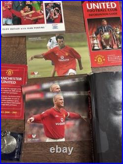 Manchester United Collection Signed Autobiography, Signed Postcard 1999-2000 Manchester United Collection Signed Autobiography, Signed Postcard 1999-2000