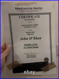 Manchester United FC Signed Football Shirt Large