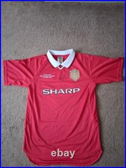 Manchester United Home Football Shirt Signed Signed Giggs 1999 C. L Final Size M