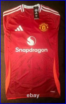 Manchester United Home Shirt Squad Signed + Official Coa (42474) 24/25 Manchester United Home Shirt Squad Signed + Official Coa (42474) 24/25