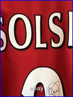 Manchester United Home Shirt Treble 1998/99 Solskjaer Signed Long Sleeves XL