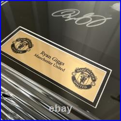 Manchester United Legends 7 Ryan Giggs signed photo. Framed. Certificate NEW Manchester United Legends 7 Ryan Giggs signed photo. Framed. Certificate NEW