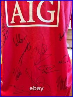 Manchester United Moscow 2008 FInal CL Shirt Hand Signed by 1st Team With COA