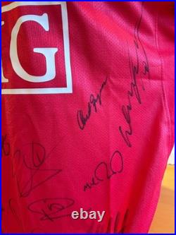 Manchester United Moscow 2008 FInal CL Shirt Hand Signed by 1st Team With COA