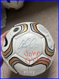 Manchester United SIGNED Premier league Football 2005 Scholes, Rooney, Giggs