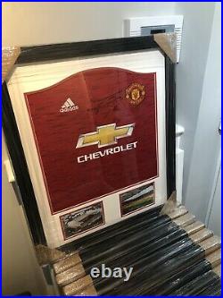 Manchester United Signed And Framed Cavani Shirt