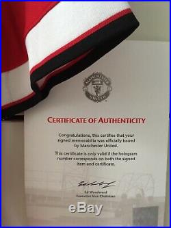 Manchester United Signed Home 2014/2015 squad with COA and presentation box