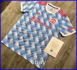 Manchester United Signed Shirt (Inc. Cristiano Ronaldo) with MUFC COA MU042343