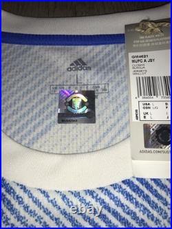 Manchester United Signed Shirt (Inc. Cristiano Ronaldo) with MUFC COA MU042343 Manchester United Signed Shirt (Inc. Cristiano Ronaldo) with MUFC COA MU042343