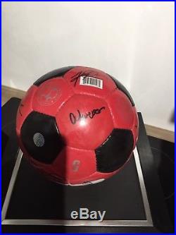 Manchester United Squad Signed Ball +display Case Offical Club Coa Sir Alex Etc