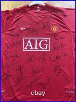 Manchester United Squad Signed Shirt 07/08 incl Ronaldo, Rooney, Giggs. Tevez Manchester United Squad Signed Shirt 07/08 incl Ronaldo, Rooney, Giggs. Tevez