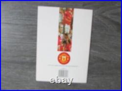 Manchester United circa 1996 1997 Genuine Multi Signed by 18 Players Card