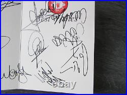 Manchester United circa 1996 1997 Genuine Multi Signed by 18 Players Card