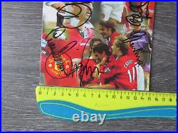 Manchester United circa 1996 1997 Genuine Multi Signed by 18 Players Card