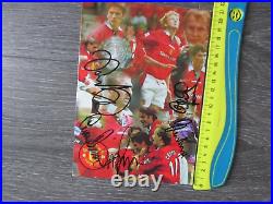 Manchester United circa 1996 1997 Genuine Multi Signed by 18 Players Card