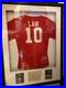 Manchester United signed framed Shirt Dennis Law